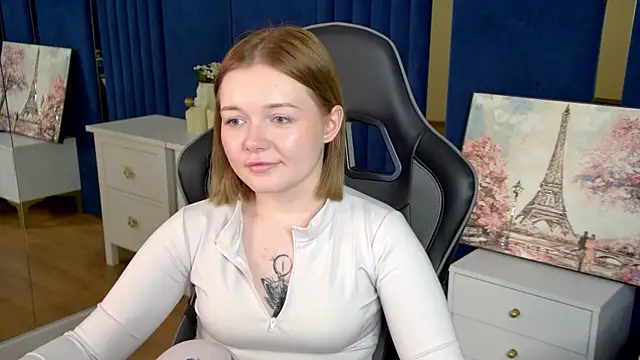 ElinaVale's Live XXX Chat