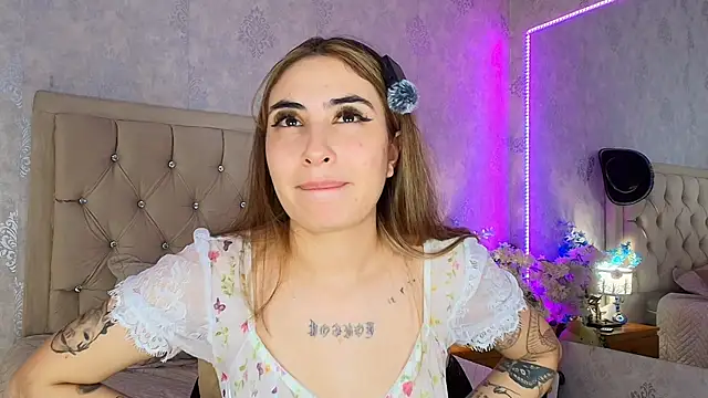 XXX chat uživo modela nini_love01