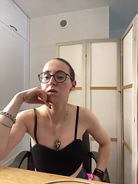 Czat XXX na żywo – MartiniiSelenna