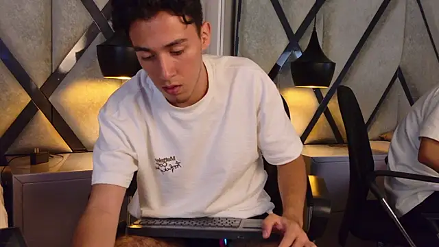Austin_Reeds_'s Live XXX Chat