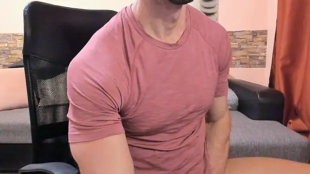 HotHunkTrainer Chat XXX in diretta