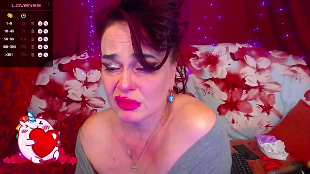 hotzlata's Live XXX Chat