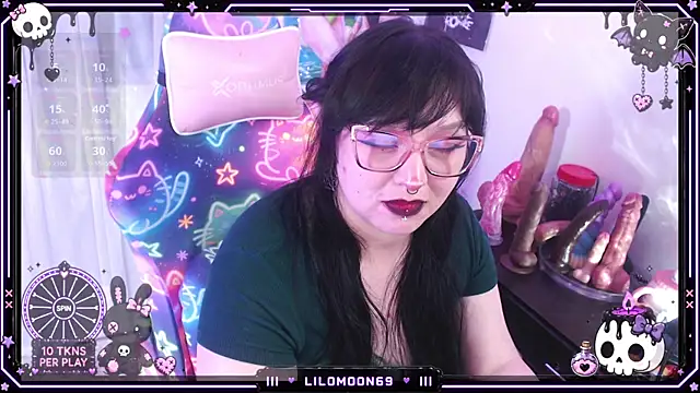 LiloMoon69 Adlı Modelin Canlı XXX Sohbeti