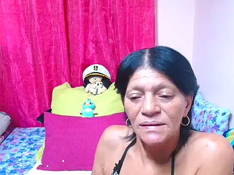 دردشة sluttyrox الجنسية المباشرة