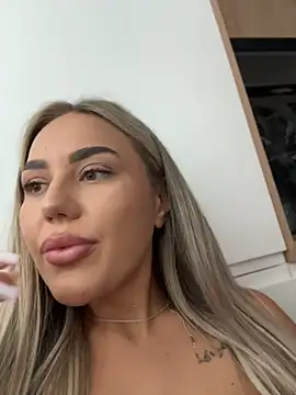 BarbieDoll13's Live XXX Chat