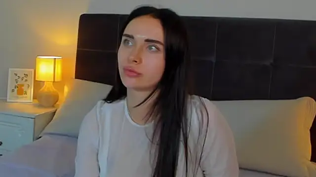 KellyWhites live XXX chat