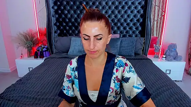 Chat +18 de Rebecca_Diamond ao vivo
