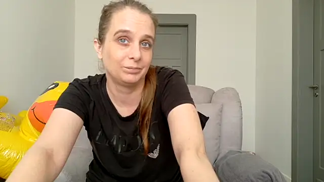 Chantalee: απευθείας συνομιλία ΧΧΧ