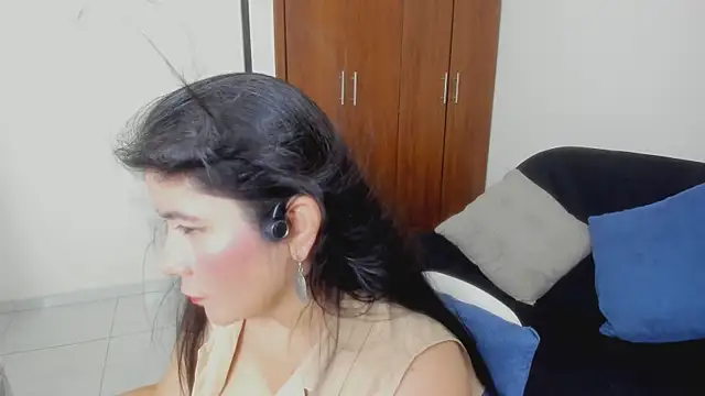 kiraGeiner Chat XXX live