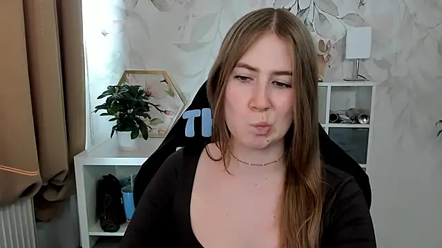 Chatroom XXX en direct de candy_Megan
