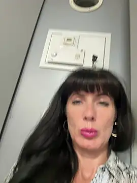 Онлайн чат XXX LadyLuxLover