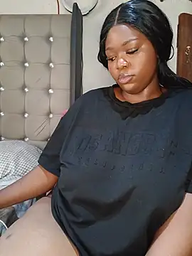 AaliyahBlackXO: онлайн-секс-чат