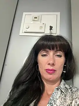 Chat XXX en directo de LadyLuxLover