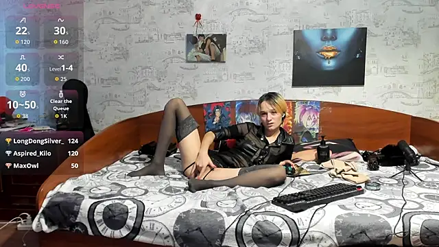 Chat +18 de KagamiTayga ao vivo