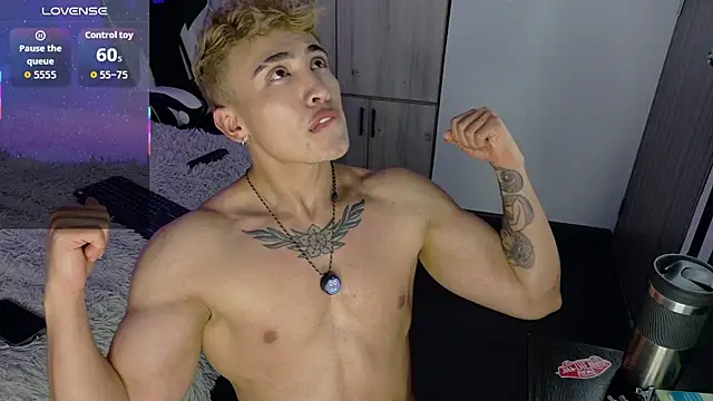 Saimonvela Adlı Modelin Canlı XXX Sohbeti