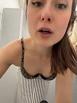 Dina_Tease Chat XXX in diretta