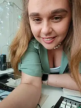 Juicy_PeachLux Chat XXX in diretta