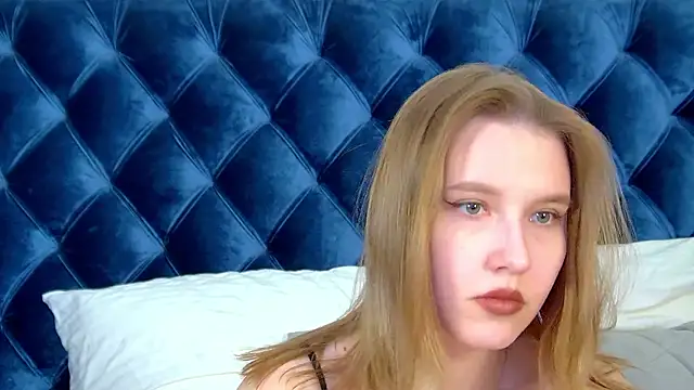 LiliLinn élő XXX-chatje