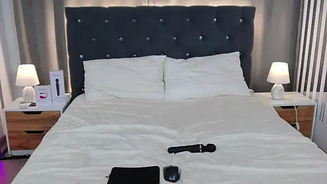 VikkyVonn Chat XXX in diretta