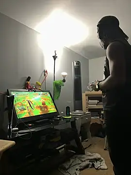 MIGHTYDEMONXXX Adlı Modelin Canlı XXX Sohbeti