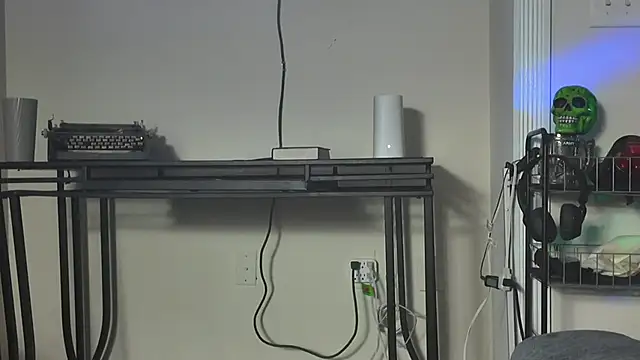Triggerhappycj100 XXX чат на живо