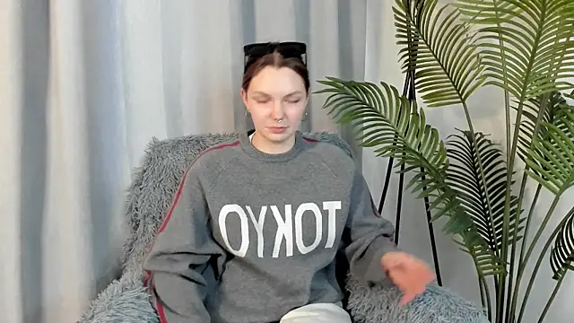 EmilieFerullo Live XXX-Chat