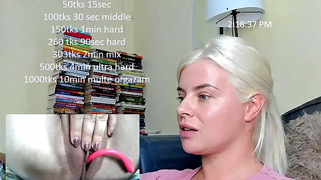 Онлайн чат XXX queenofthenighttt