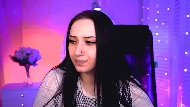 MonicaLowes' Live XXX Chat