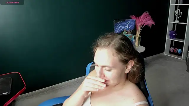 elara_sunbeam's Live XXX Chat