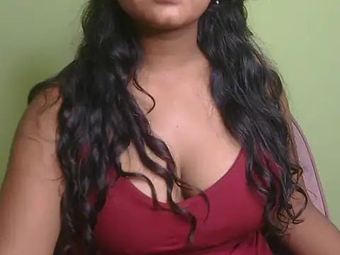 bold-kiyara's Live XXX Chat
