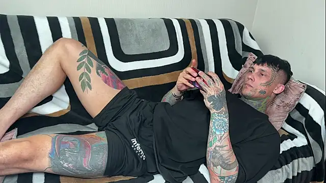 Anubisgods élő XXX-chatje