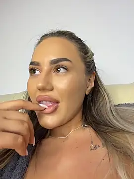 BarbieDoll13 Chat XXX live