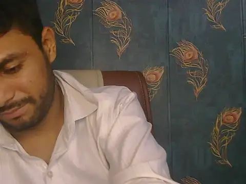 Stubborndesiboy Live XXX-chat