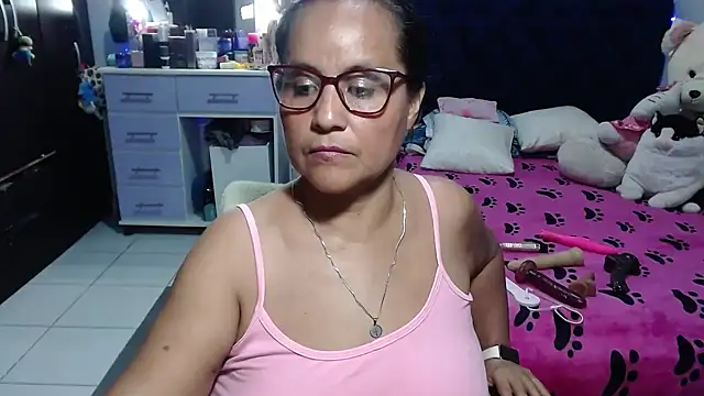 دردشة pervert_mommy_ الجنسية المباشرة