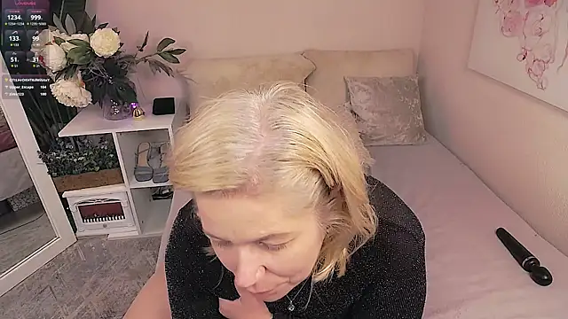 Lorabigass Chat XXX in diretta