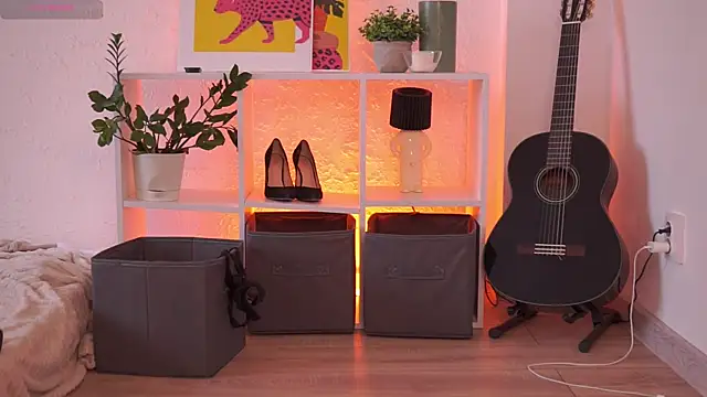 Онлайн чат XXX Monica_Law_