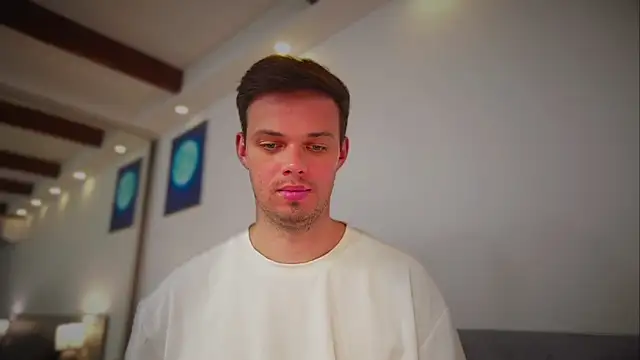 XXX chat uživo modela dick_apri0