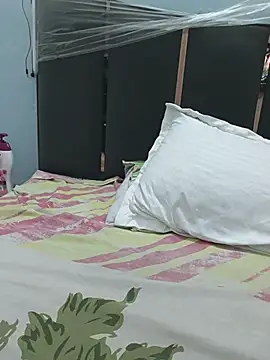 Lustybhabi Adlı Modelin Canlı XXX Sohbeti