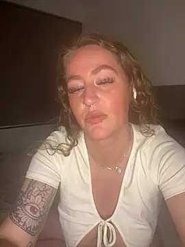 Онлайн чат XXX KristinaLouu