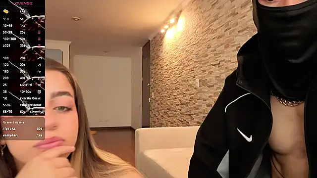 Онлайн чат XXX cute_emmma