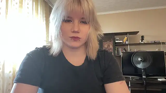 Онлайн чат XXX HelloKinki