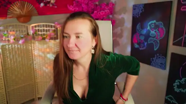 Golden_Dragon live XXX chat