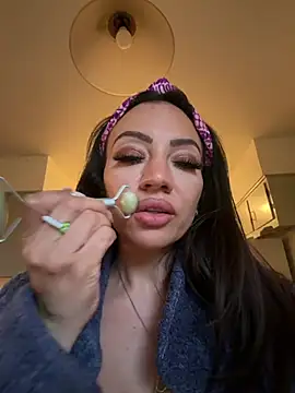 Онлайн чат XXX sashapearl23