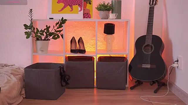 Онлайн чат XXX Monica_Law_
