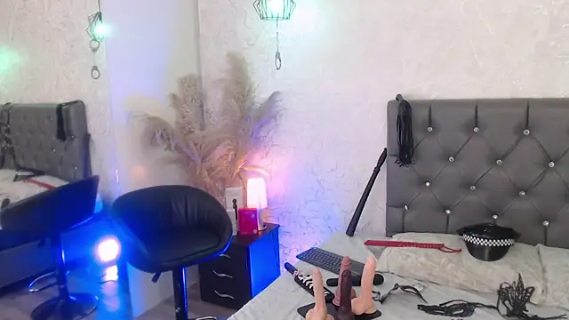 Онлайн чат XXX Serena_Houstonn