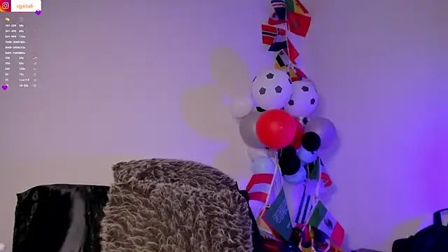 Chat +18 de carolgaita ao vivo
