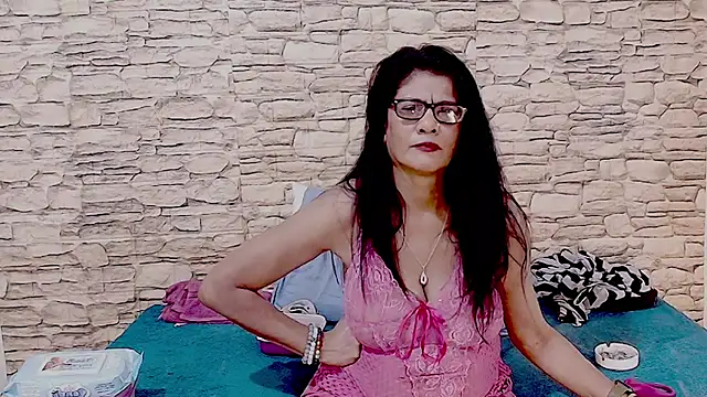 IndianAllure's Live XXX Chat