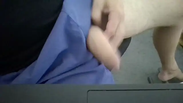 צ'אט XXX בשידור חי של emilmirror13