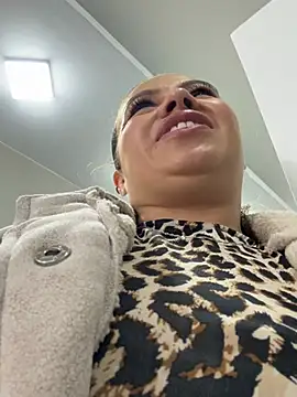 Chatroom XXX en direct de Ariana-07