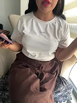 ParlaSara Adlı Modelin Canlı XXX Sohbeti